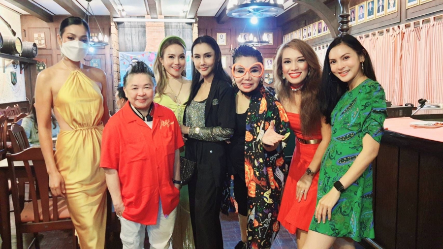 สังสรรค์วันคล้ายวันเกิด เอิร์ธ สายสว่าง