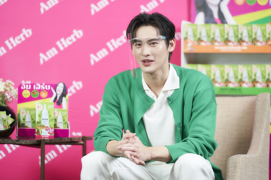 ผ่านไปแล้วกับกิจกรรมไลฟ์สด ’Am Herb Acne กู้ผิวใสชนะใจเก้า’