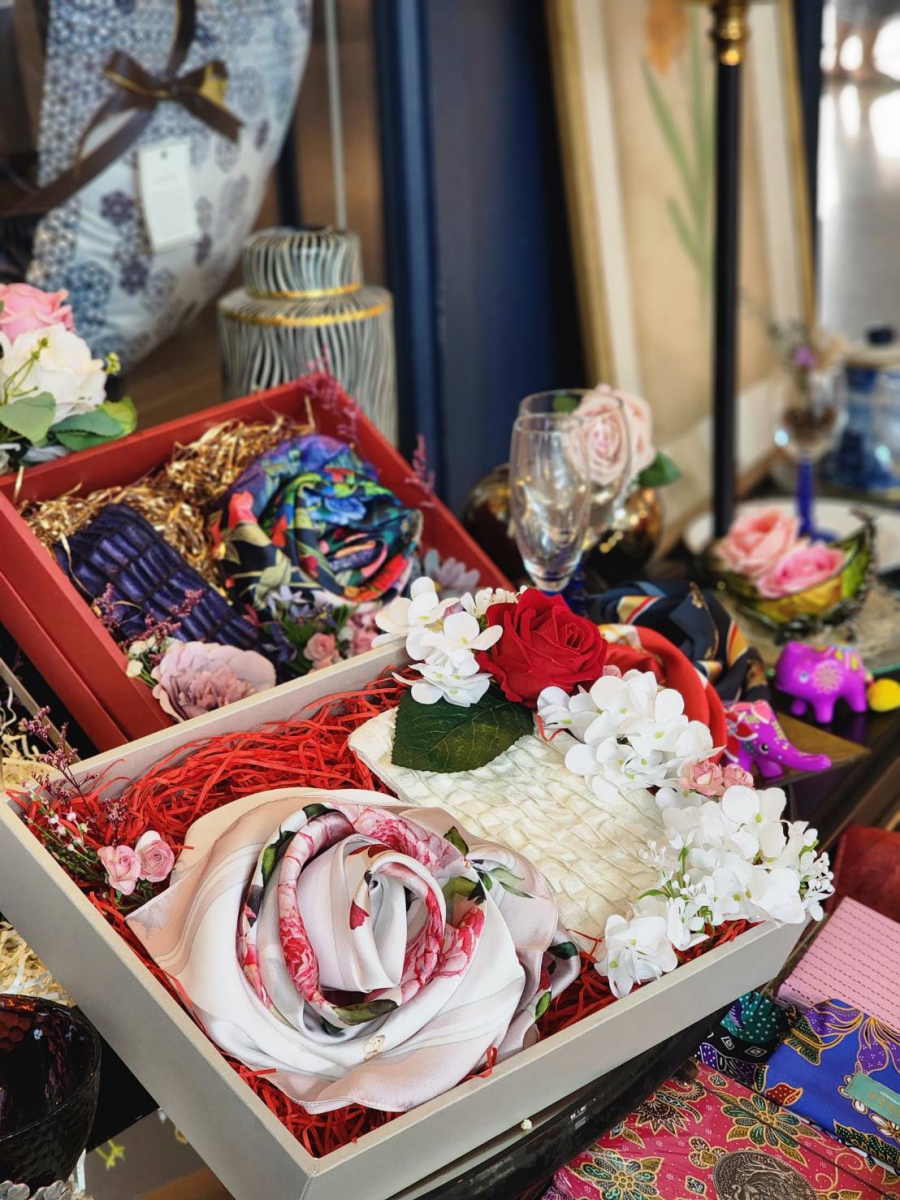 Love is in the Air ส่งต่อความรัก มอบของขวัญแทนใจ รายได้คืนสู่ชุมชน