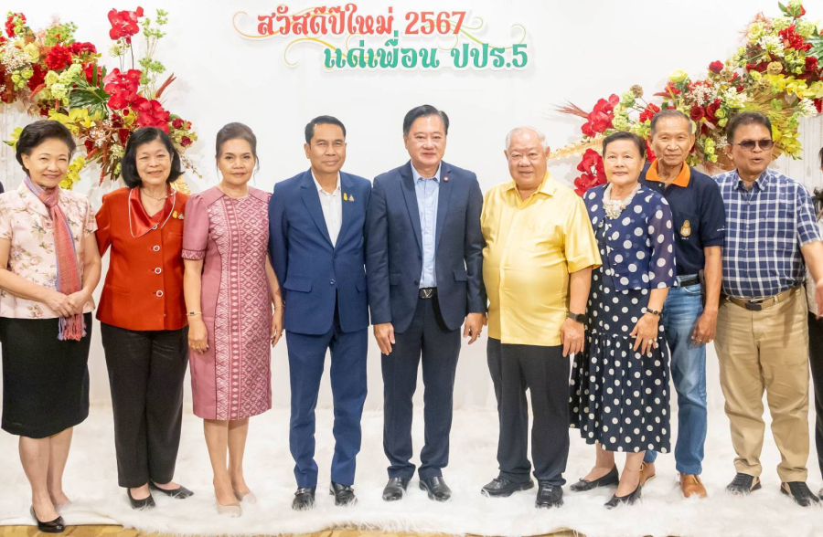 สุนทร อรุณานนท์ชัย ประธาน ปปร.5 ประธานพร้อมคณะกรรมการรุ่นได้จัดงานพบปะเพื่อแสดงความยินดีต่อรัฐมนตรีว่าการกระทรวงกลาโหม