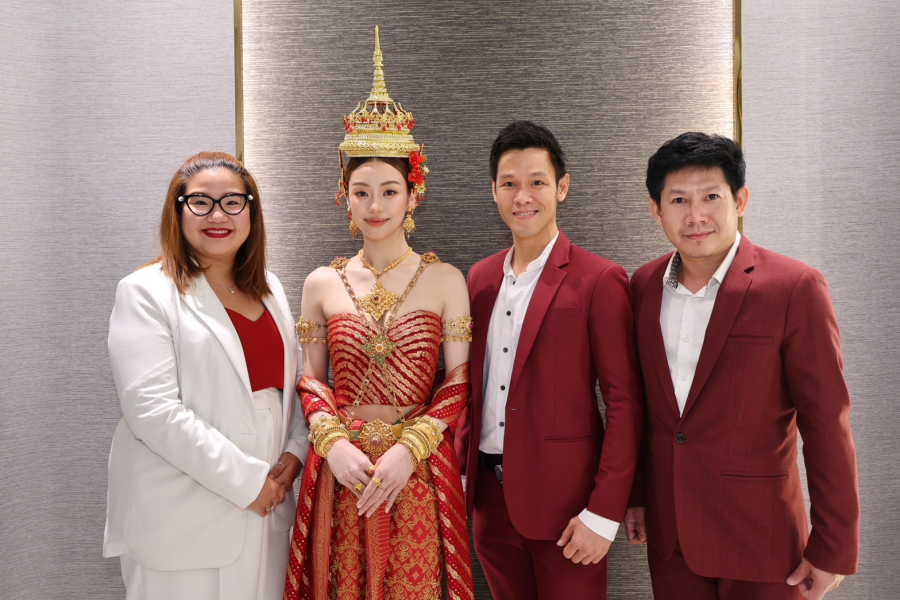 “ทองถนิม” ร่วมเติมเสน่ห์แห่งความเป็นไทยให้ยิ่งวิจิตร จัดสำรับ ‘ถนิมพิมพาภรณ์’ ร่วมเฉลิมฉลองสงกรานต์ ไอคอนสยาม 2568 ถ่ายทอดความงดงามโดย ‘หมิว-ณัชชา’ สุดตระการตา