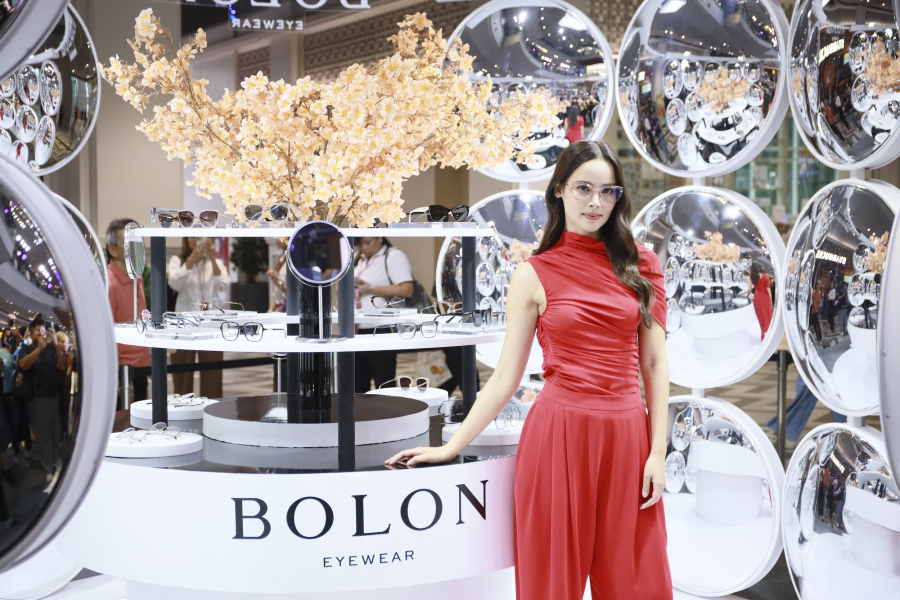 BOLON พลิกโฉมรันเวย์กลางกรุง พร้อมแบรนด์แอมบาสเดอร์ “ญาญ่า-อุรัสยา”  เปิดตัวแว่นตาคอลเลกชันใหม่ SS2025 ในแคมเปญ “Sight Unstoppable”