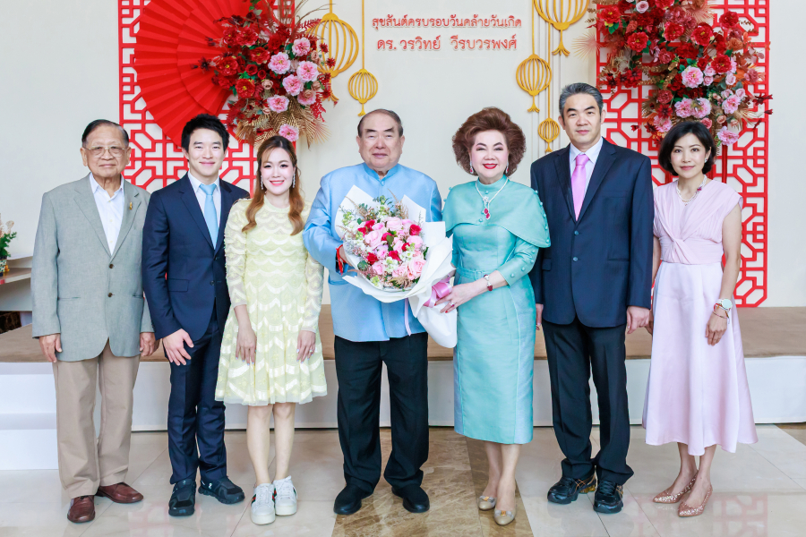 ฉลองวันคล้ายวันเกิด ดร.วรวิทย์ วีรบวรพงศ์ ประธานกรรมการบริหารโรงแรมเดอะ เบอร์เคลีย์ ประตูน้ำ