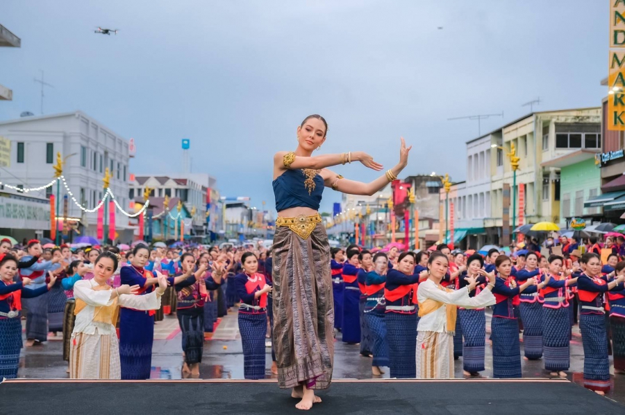 ดร.คฑา ชินบัญชร พรีเซ็นเตอร์ เที่ยวไทยรับพลังบวก การท่องเที่ยวแห่งประเทศไทย