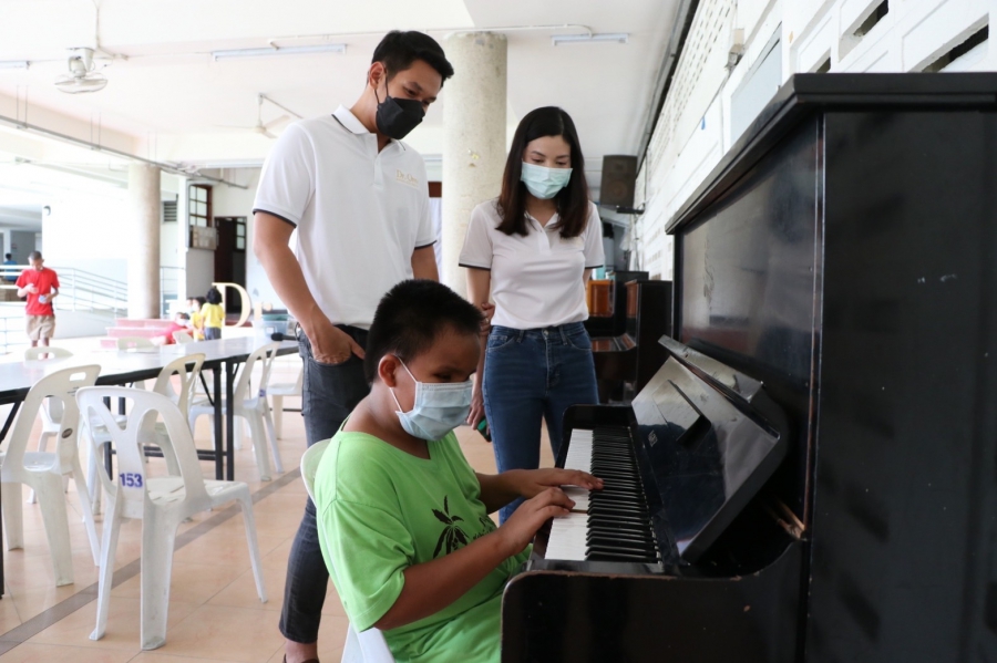 “หมออร” ชวน “อ๋อม – อรรคพันธ์” ร่วมฉลอง 11 ปี Dr.Orn Medical Hair Center ทำกิจกรรมทำด้วยใจ แบ่งปันความห่วงใย เพื่อมูลนิธิช่วยคนตาบอดแห่งประเทศไทยฯ