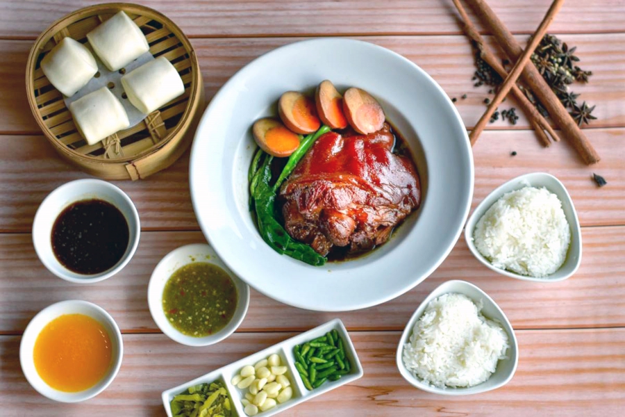 ข้าวขาหมูดิเอมเมอรัลด์