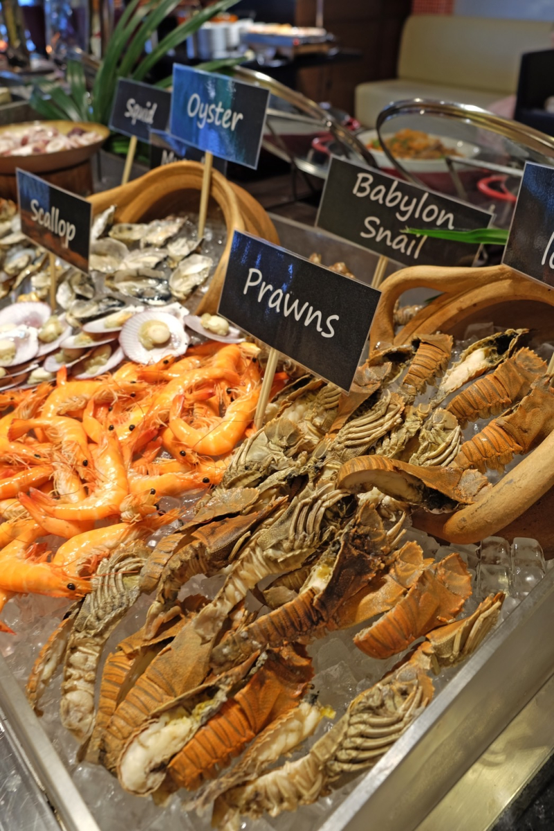 เต็มอิ่มกันทั้งครอบครัว กับ International Seafood Buffet ที่ MoMo Café โรงแรม #MarriottSathornVista ให้คุณมีมื้อพิเศษกับครอบครัวกับ #โปรสุดคุ้ม #มา4จ่าย3 จากราคาเต็ม 1,099++ รีบจอง จำกัดเพียง 30 ที่นั่งต่อวันเท่านั้น! 