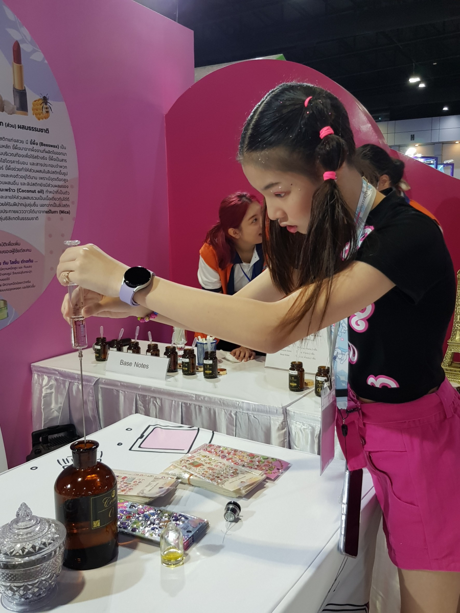 บริษัทออฟเฟอร์กรุ๊ป จำกัด เปิดตัว ceresa studio fragrance อย่างเป็นทางการ ในงานมหกรรมวิทยาศาสตร์และเทคโนโลยีแห่งชาติ ประจำปี 2566