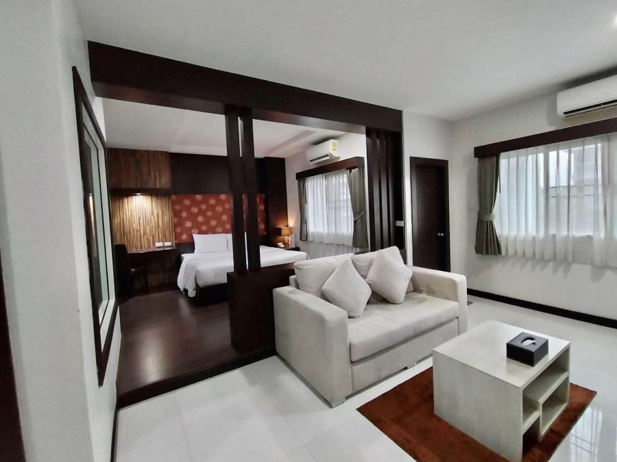 โรงแรม อีสพาน่า บ่อวิน ศรีราชา (Eastpana Hotel) 