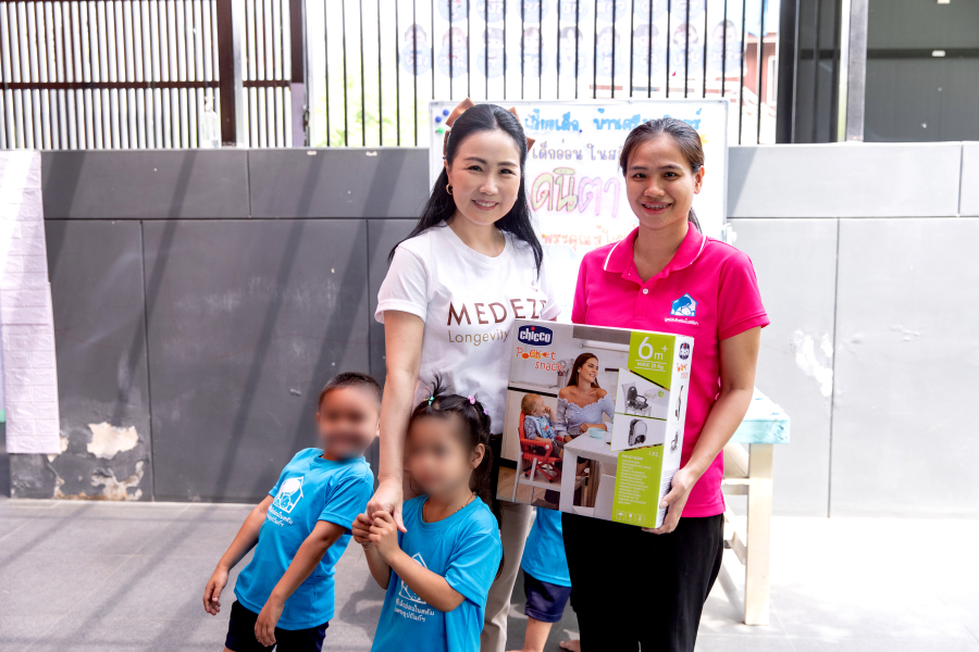 “MEDEZE” แบ่งปันความสุขแก่เด็ก บ้านศรีนครินทร์ มูลนิธิเด็กอ่อนในสลัม