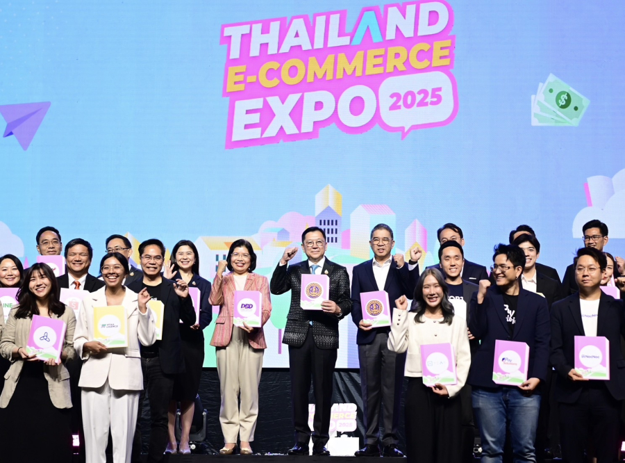 พาณิชย์เปิดงาน Thailand E-Commerce Expo 2025 ยิ่งใหญ่ระดับประเทศ ขนอินฟลูเอนเซอร์ทั่วไทยมาช่วยระเบิดไอเดียธุรกิจ พร้อมโชว์ศักยภาพธุรกิจออนไลน์ และมอบรางวัล Thailand e-Commerce Genius ดันธุรกิจไทยโตไกลด้วยดิจิทัล