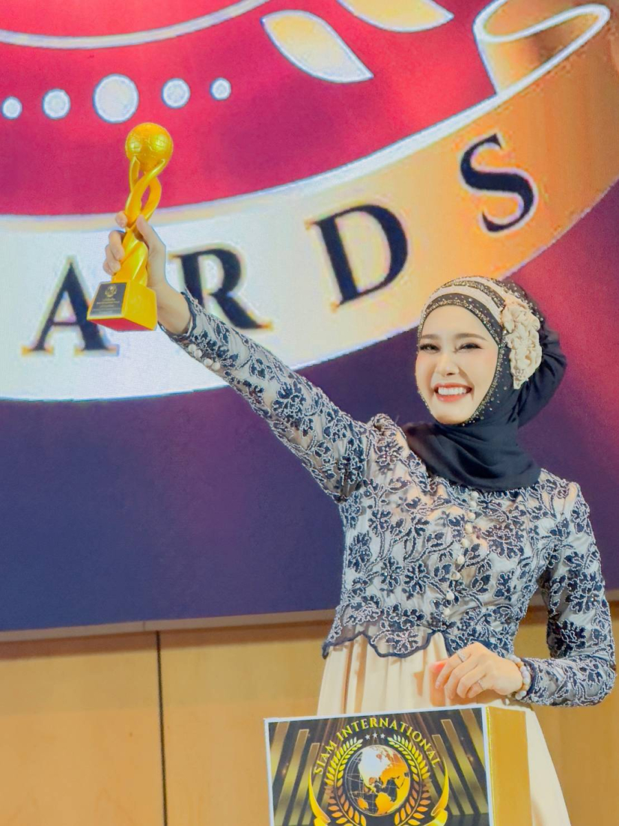 ดร.เปรมระพี พันหวังดียุกุล (ดร.ษา) คว้ารางวัลเกียรติยศ Siam International Awards 2025 ต้นแบบนักธุรกิจมุสลิมยุคใหม่ ผสานศาสนากับการบริหารสมัยใหม่