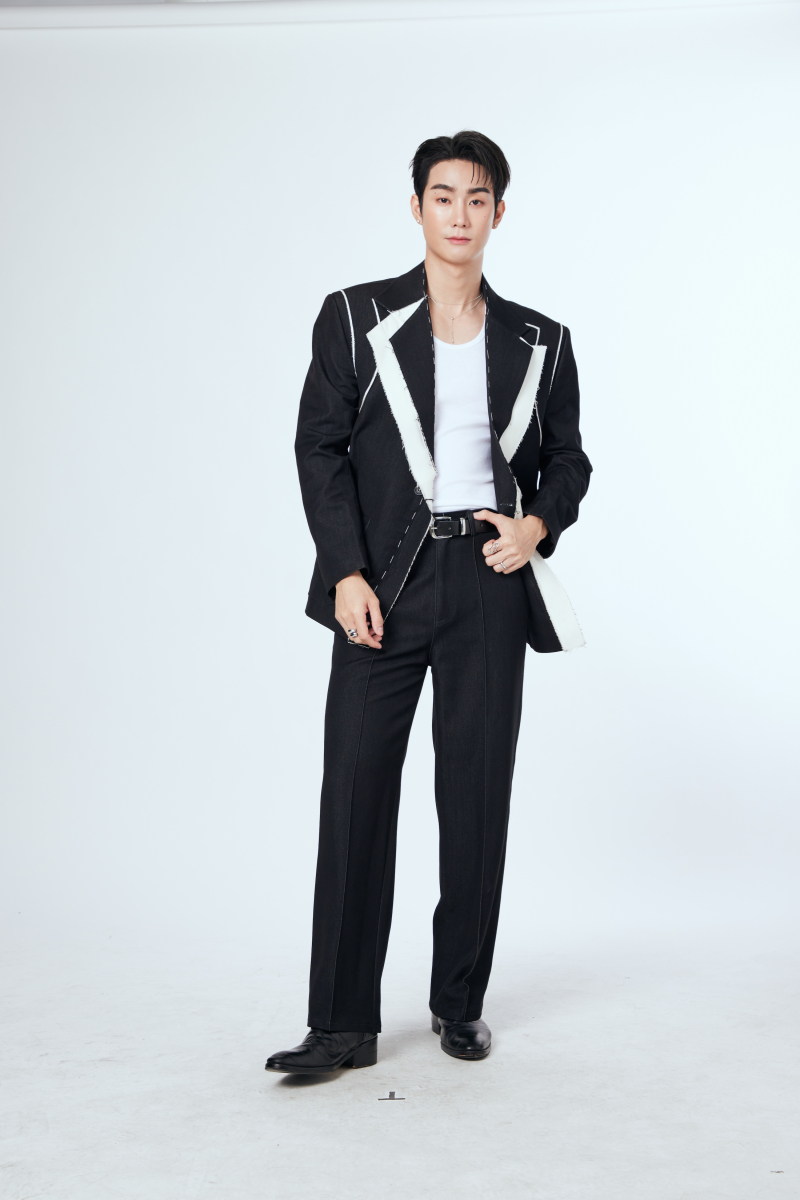 ด้อมพร้อมไหม? ฟอส–บุ๊ค รวมพลท้าแดด! เจอกัน 6 มีนาคมนี้ ที่เซ็นทรัลเวิลด์ ในงาน “La Roche-Posay Sunproof Playground By Anthelios”