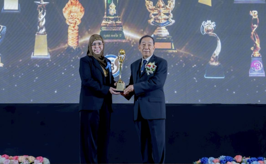 “ช่อผกา ผาบชมภู” กรรมการผู้จัดการ Platinum Cab Service คว้ารางวัล CEO ดีเด่นแห่งปี 2569 สะท้อนวิสัยทัศน์ผู้นำหญิง ขับเคลื่อนธุรกิจบริการอย่างยั่งยืน